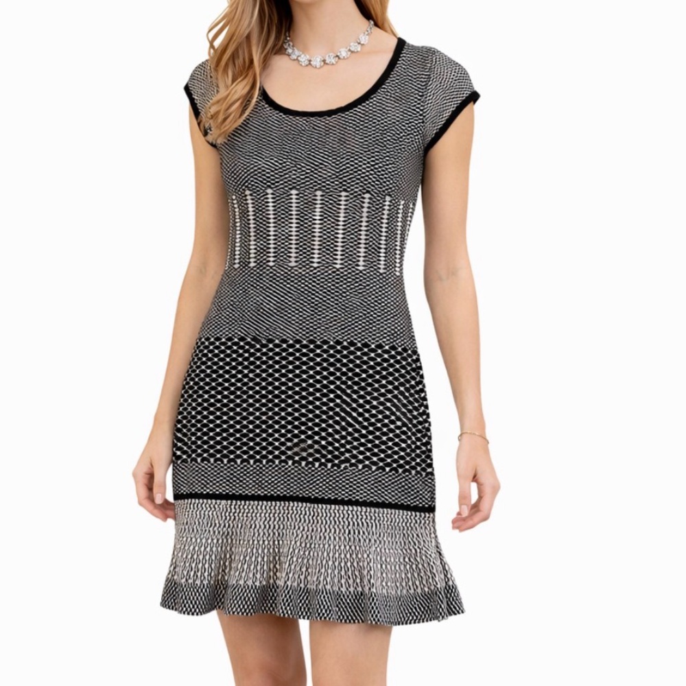 GABBY SKYE Knit Dress Sz M Fun Design Flirty Hem Stretchy